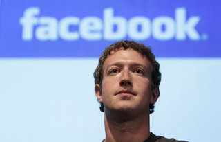 В Facebook теперь можно читать статьи из девяти мировых СМИ - «Интернет и связь»