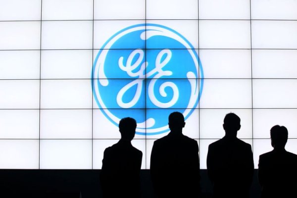 Глава Apple просил General Electric купить компанию за $2 млрд - «Новости сети»