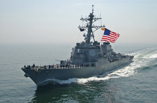 Эсминец ВМС США обстрелял иранские ракетные катера - «Интернет и связь»