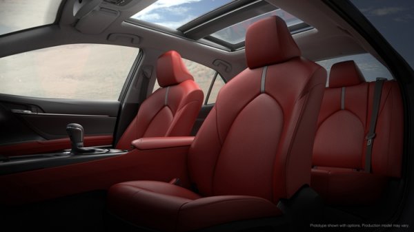 Новый седан Toyota Camry: яркий дизайн и передовые технологии - «Новости сети»