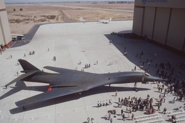 Что известно о B-1B Lancer — американском бомбардировщике, "толкающем" КНДР к ядерной войне - «Интернет и связь»