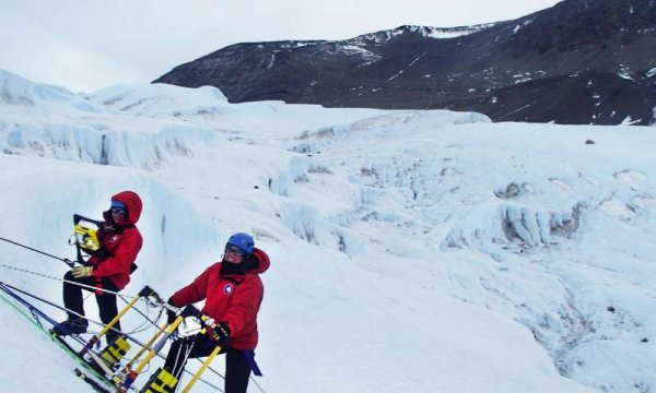 Ученые объяснили появление Кровавого водопада в Антарктиде - «Интернет и связь»