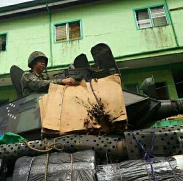 Филиппинские военные защищают свои броневики досками и картоном | - «Интернет и связь»