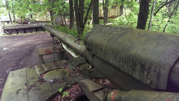 Фотофакт: В России на полигоне гниют раритетные танки | - «Интернет и связь»