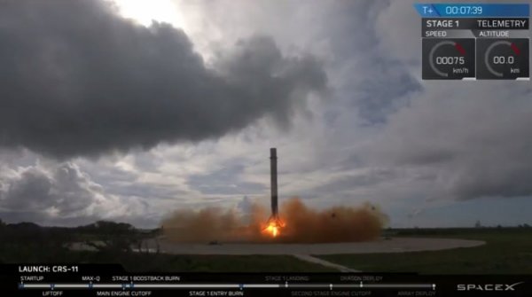 SpaceX впервые повторно запустила космический грузовик Dragon с грузом для МКС - «Новости сети»