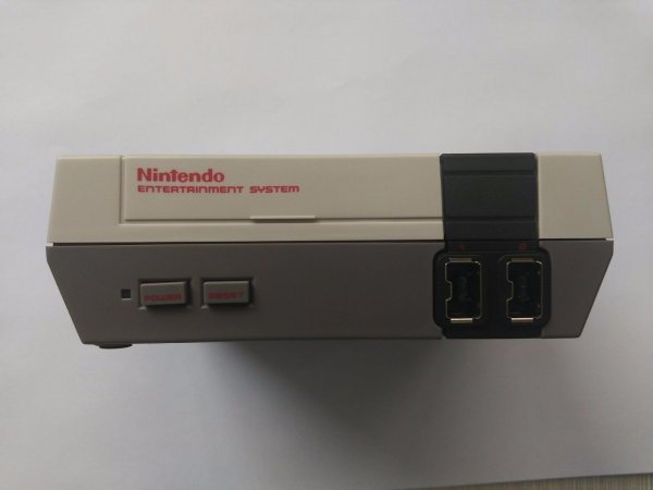 Появилась копия Nintendo NES Classic Mini, почти неотличимая от настоящей - «Новости сети»