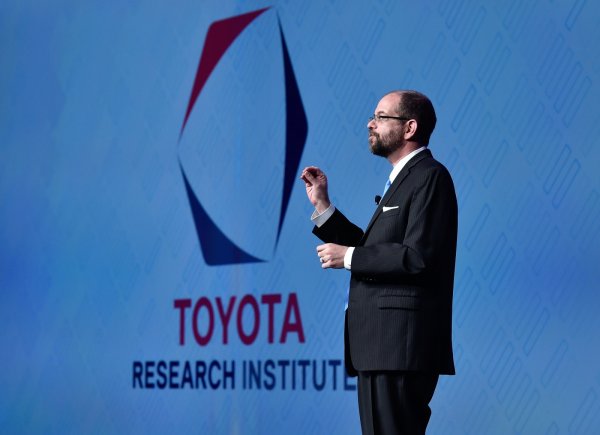 Toyota основала $100-млн фонд для развития ИИ и робототехники - «Новости сети»