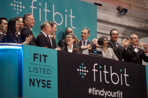 Fitbit ушла в убыток, продажи рухнули на 40 % - «Новости сети»