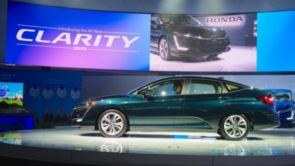 Honda приступила к лизингу электрокаров Clarity Electric 2017 в США - «Новости сети»