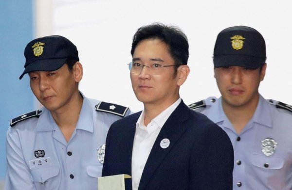 Лидера Samsung приговорили к 5 годам тюрьмы - «Новости сети»