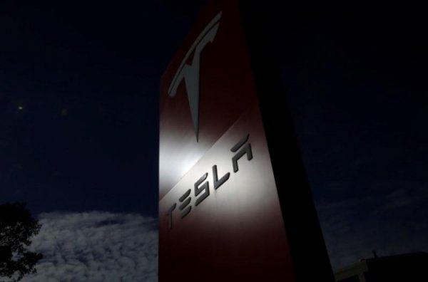 Tesla протестирует электрический самоуправляемый грузовик в Неваде - «Новости сети»