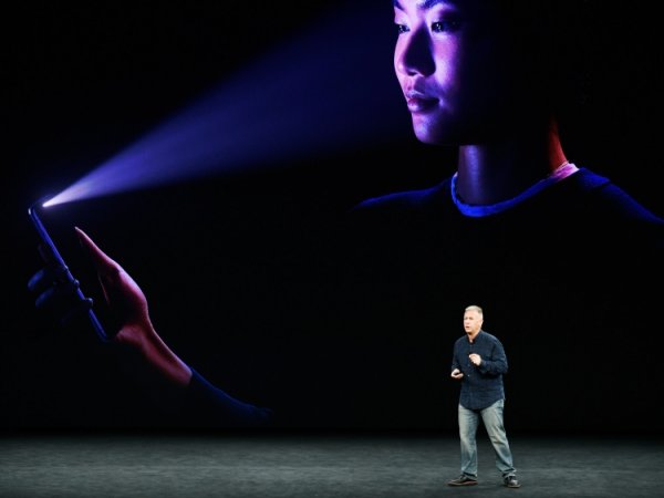 Apple: система Face ID во время презентации сработала корректно - «Новости сети»