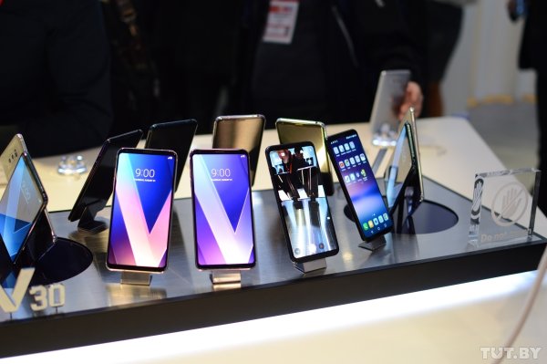 Главные смартфоны IFA 2017: чем нам запомнились флагманы LG V30 и Moto X4 | - «Интернет и связь»