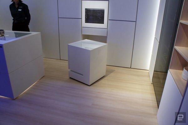 IFA 2017: робот-холодильник Panasonic с голосовым управлением - «Новости сети»