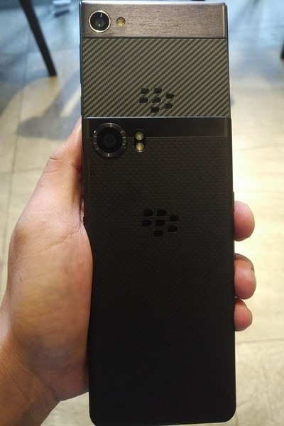 Эван Бласс раскрыл дизайн смартфона BlackBerry Motion - «Новости сети»