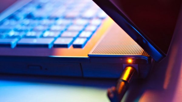 Батарея подключена но не заряжается у ноутбука: что делать - «Windows»