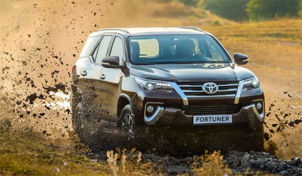 Цена нового внедорожника Toyota Fortuner в России составит от 2,6 млн рублей - «Новости сети»