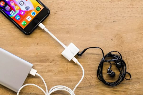 Новый переходник для iPhone оценили в 35 долларов | - «Интернет и связь»