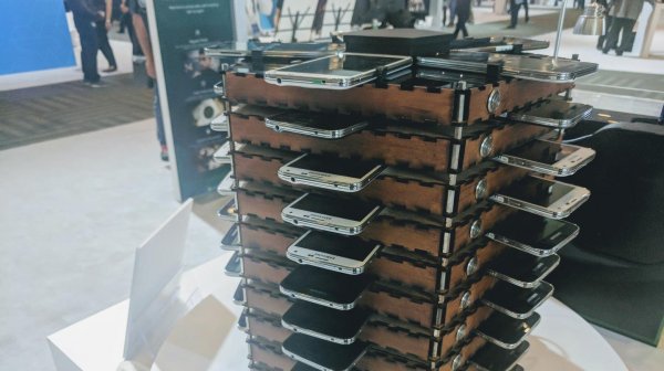Samsung построила из смартфонов ферму для майнинга биткоинов | - «Интернет и связь»