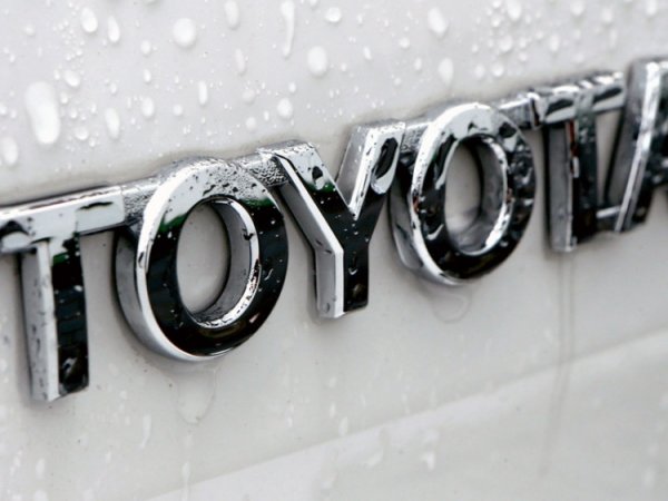 Toyota откажется от использования бензиновых двигателей к 2040 году - «Новости сети»