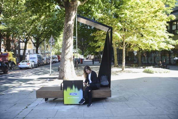 В Лондоне появятся «умные» скамейки Ford - «Новости сети»