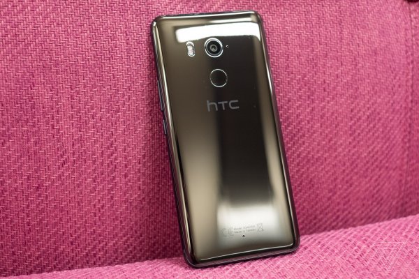 HTC представила безрамочный флагман U11+ и "бюджетный" U11 Life | - «Интернет и связь»