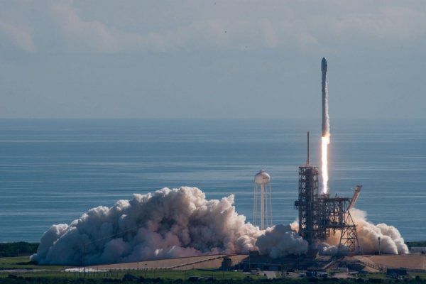 SpaceX доставит на орбиту засекреченный груз - «Новости сети»