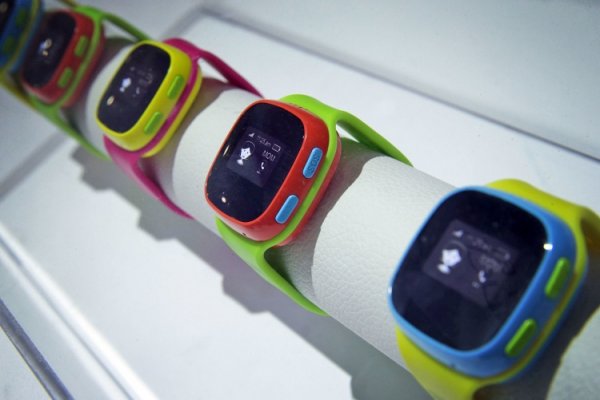 В Германии запретили продажу ряда моделей детских смарт-часов - «Новости сети»