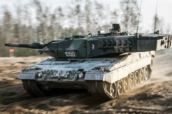Польша перебрасывает танки Leopard 2A5 поближе к белорусской границе - «Интернет и связь»