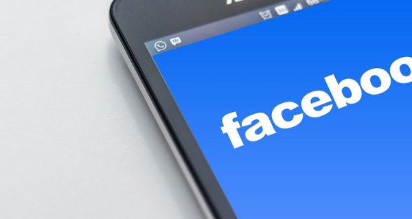 Facebook выйдет на рынок смарт-динамиков в середине года - «Новости сети»