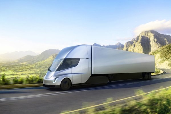 Электрические грузовики Tesla Semi впервые выполнили грузоперевозку - «Новости сети»