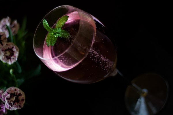 Ученые предупредили об опасности даже умеренного употребления алкоголя - «Интернет и связь»