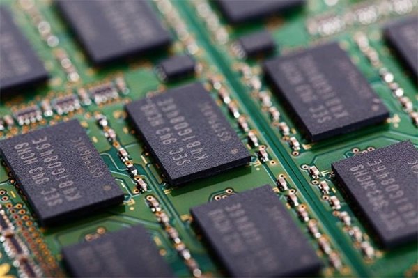 У Samsung и SK Hynix проблемы с 18-нм производством DRAM - «Новости сети»