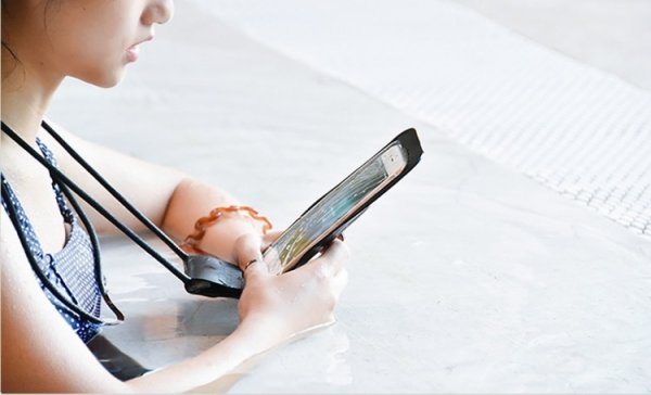Xiaomi представила универсальный водонепроницаемый чехол для смартфонов - «Новости сети»