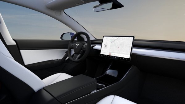 Tesla предложила белый вариант салона для всех полноприводных Model 3 - «Новости сети»
