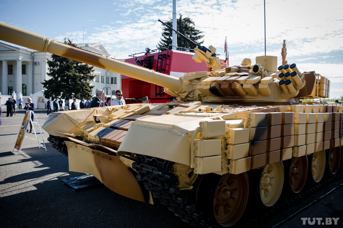 Бел т. T-72бмэ. Танк т 72 БМЭ. Танк Белоруссии т-72бмэ. Белорусский модернизированный танк т-72.