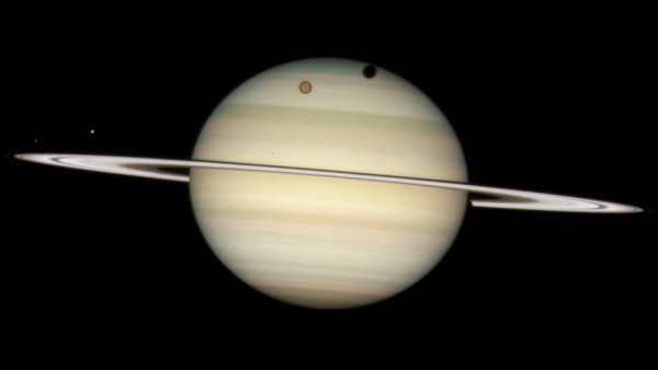 Астрономы предупредили о возможном исчезновении колец Сатурна - «Интернет и связь»