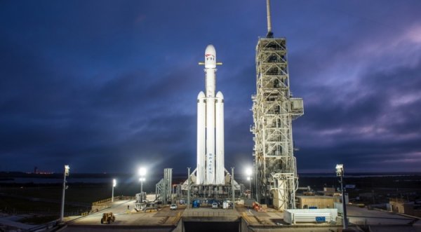 ВВС США: запуск сверхтяжёлой ракеты SpaceX Falcon Heavy состоится в начале 2019 года - «Новости сети»