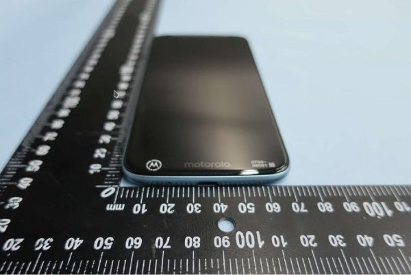 Фото: FCC рассказала всё о Moto G7 Play — экранный вырез на месте - «Новости сети»