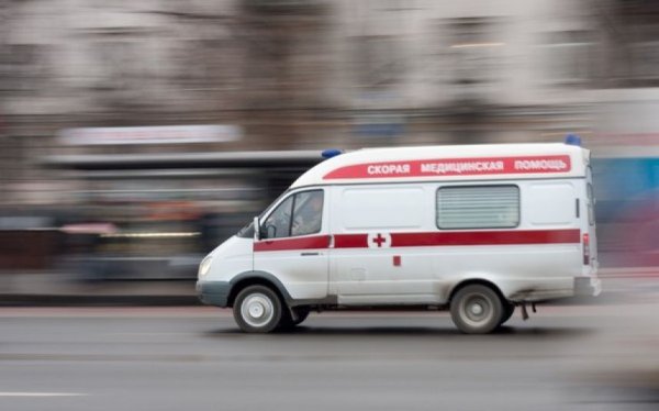 Женская грудь отпугнула случайных прохожих от оказания первой помощи - «Интернет и связь»