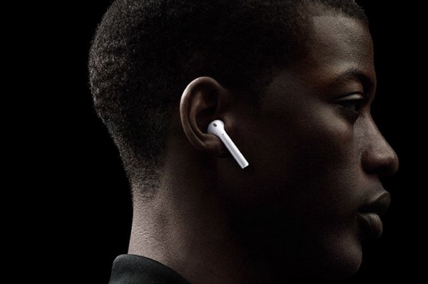 Apple может представить гарнитуру AirPods с беспроводной зарядкой в начале 2019 года - «Новости сети»