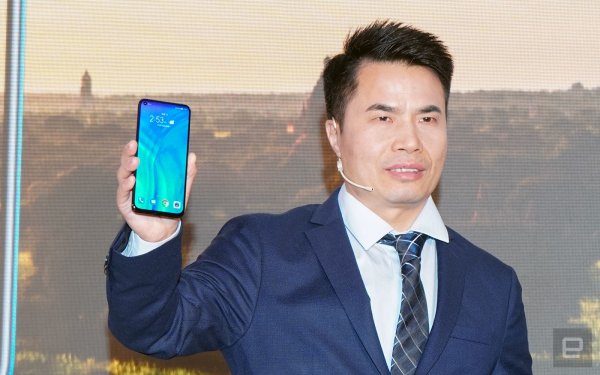 Догнать и перегнать: Honor анонсировал смартфон с «дырявым» экраном - «Интернет и связь»