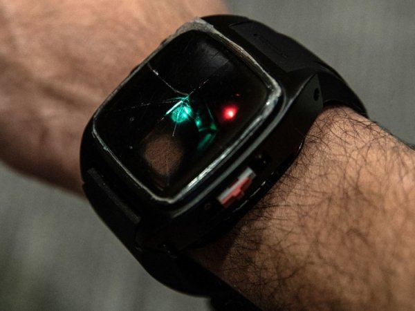 Носимое устройство HopeBand предупредит наркозависимого и медиков о передозировке - «Новости сети»