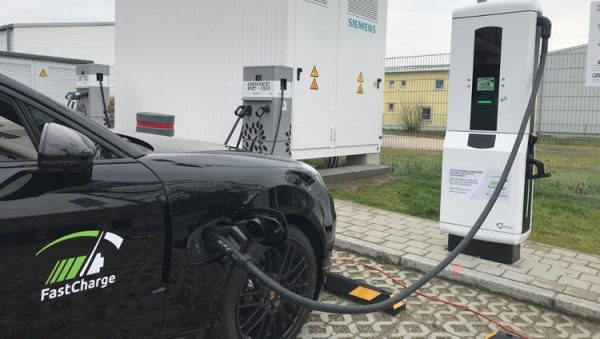 Новая зарядная станция добавляет электромобилю 100 км хода за три минуты - «Новости сети»