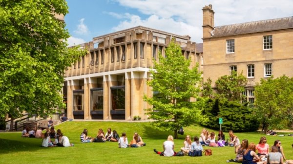 Оксфордский университет отказался от благотворительных взносов и грантов Huawei - «Новости сети»