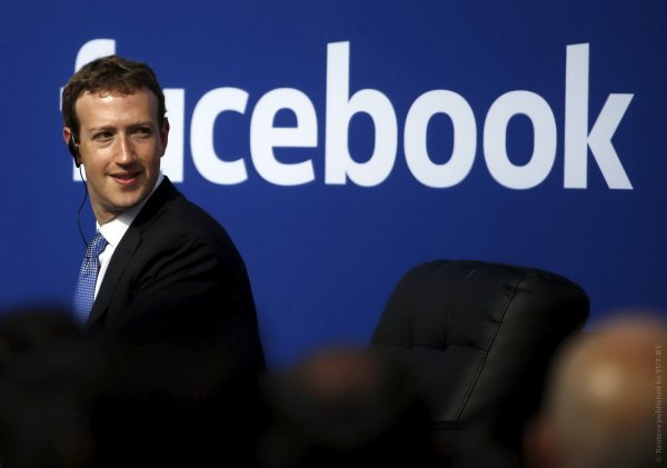 СМИ: Facebook за 20 долларов получает полный доступ к данным пользователей - «Интернет и связь»