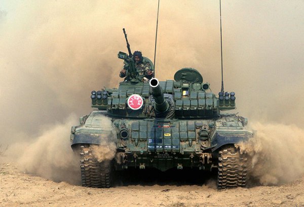 Танки Кашмира: какие боевые машины стягивают к границе Индии и Пакистана - «Интернет и связь»