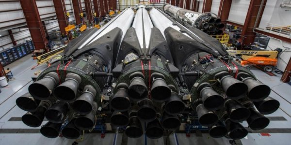 SpaceX перенесла на среду первый коммерческий запуск сверхтяжёлой ракеты Falcon Heavy - «Новости сети»