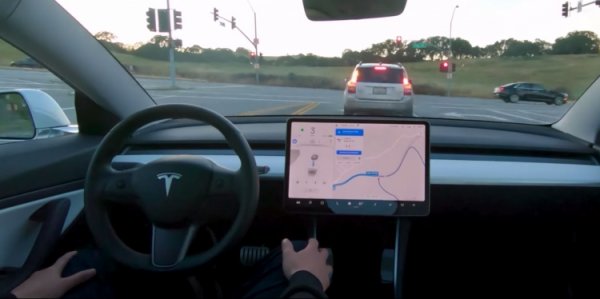 Видео: Tesla показала способность Model 3 к автономному вождению - «Новости сети»