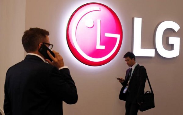 LG проектирует смартфон с «дырявым» дисплеем - «Новости сети»